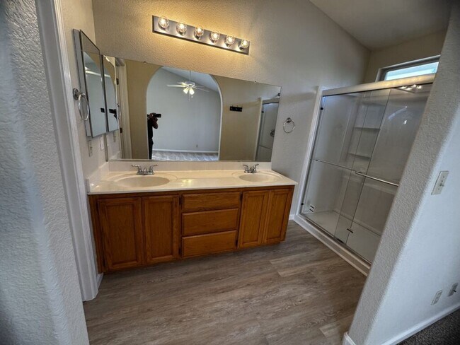 Building Photo - Riverbank