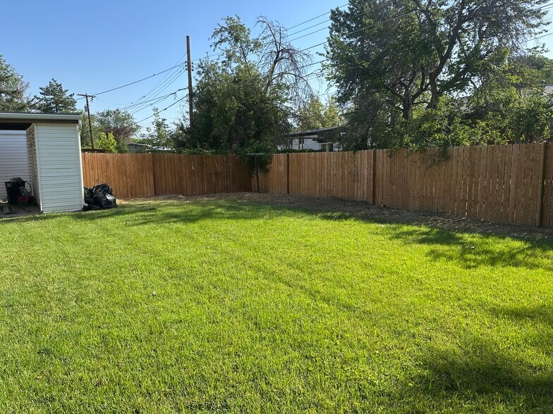 Building Photo - 3751 S Redmaple Rd