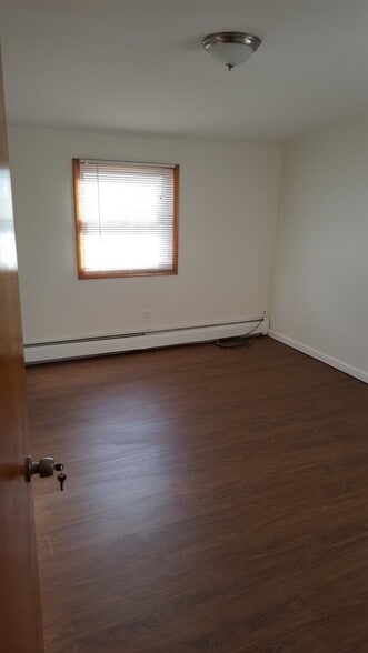 Building Photo - 12 Coventry Ave