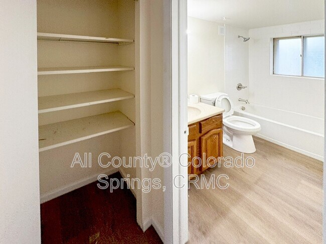 Building Photo - 1389 Commanchero Ct