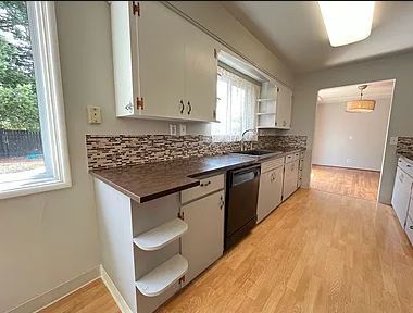 Building Photo - 530 SE 12th Ave