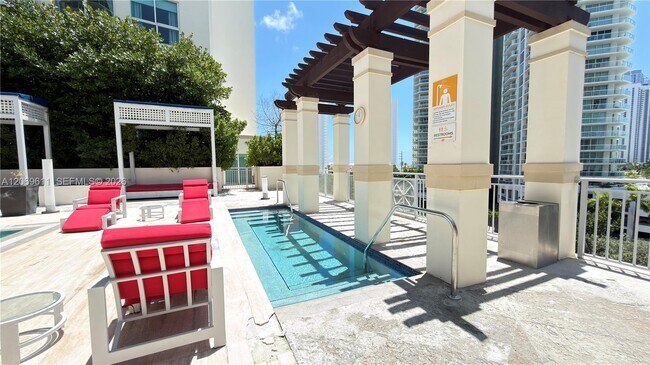 Building Photo - 150 Sunny Isles Blvd