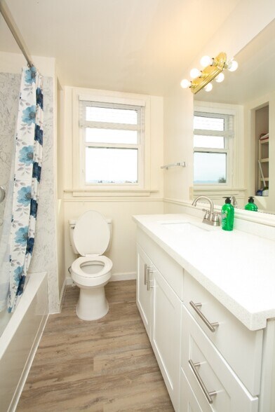 Building Photo - 2407 E Ward St