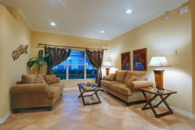 Building Photo - 15825 Durango Cir