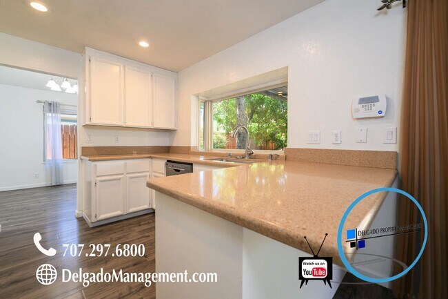 Building Photo - 332 Robles Way