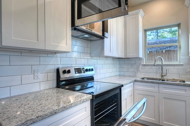 Building Photo - 9638 WARM Spgs