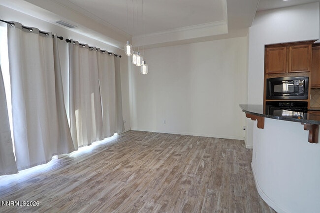 Building Photo - 10890 Serratina Dr