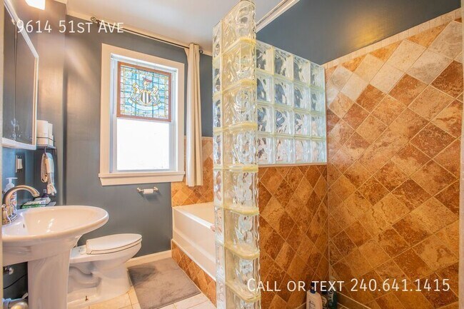 Building Photo - 9614 51st Ave