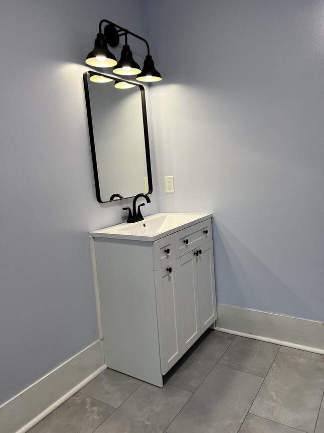 Building Photo - Charming, updated 3-bedroom, 2-bath home in the heart of Allegan