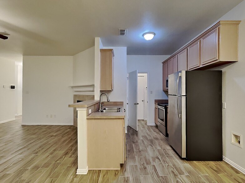 Building Photo - 6401 Downeast Dr