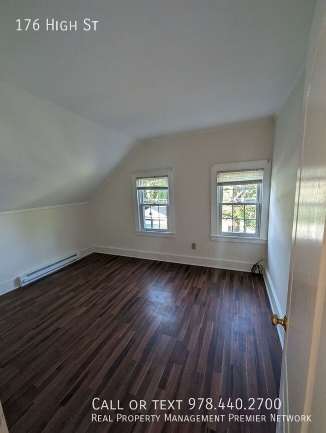 Building Photo - 3 Bedroom Available in Somersworth!