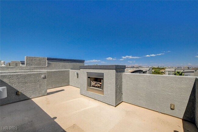 Building Photo - 9050 W Tropicana Ave