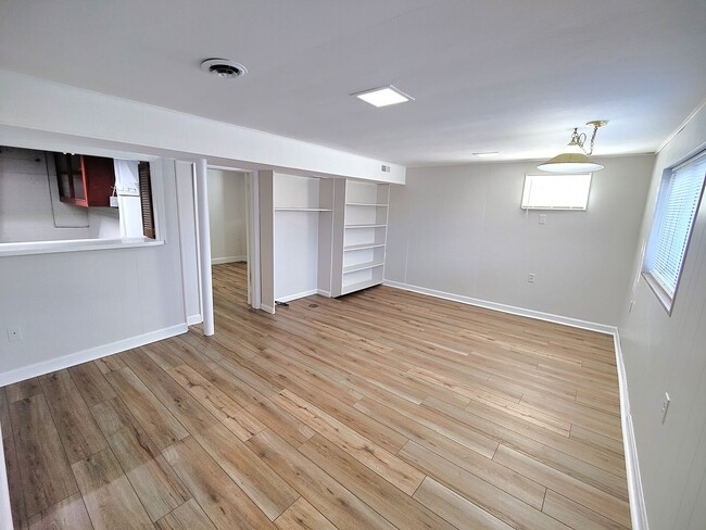 Building Photo - *Recently Updated 3BD/2.5BA Available for ...