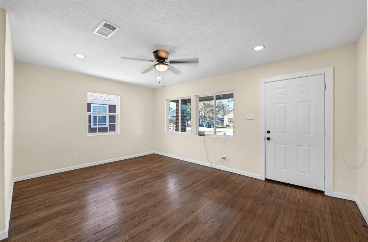 Building Photo - 3446 Seabrook St