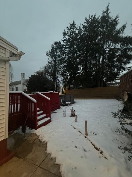 Building Photo - 415 E Sanger St