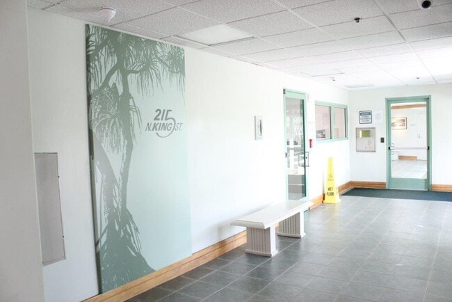 Building Photo - 215 N King St