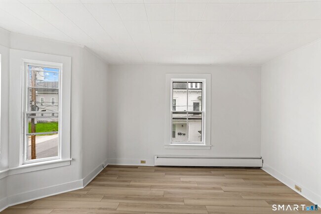 Building Photo - 63 Reynolds St