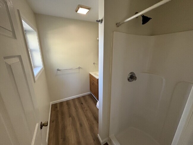 Building Photo - 20 Bodwell St