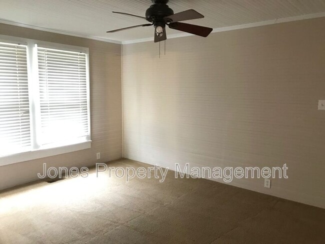 Building Photo - 812 Power St