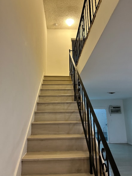 Building Photo - 412 N Louise St