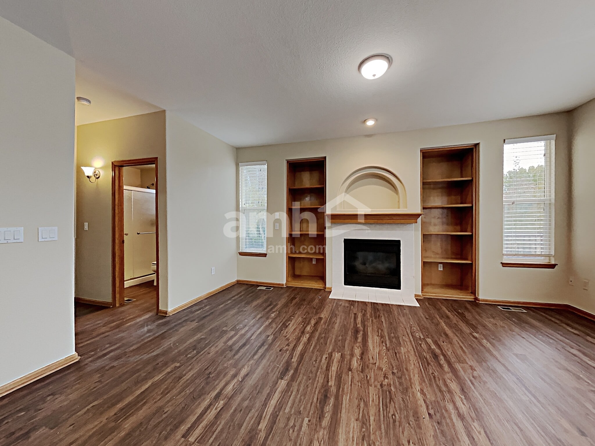 Building Photo - 1212 E 135th Pl