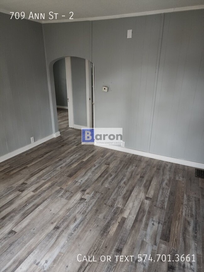 Building Photo - 709 Ann St