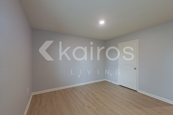 Building Photo - 1040 Pilgrim Ln