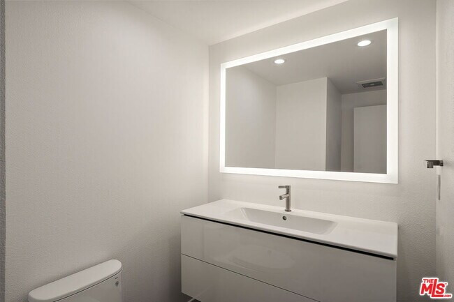 Building Photo - 10311 Clusterberry Ct