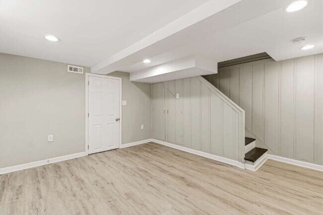 Building Photo - 3482 Dunhaven Rd