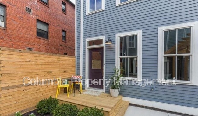 Building Photo - 638 Newton Pl NW
