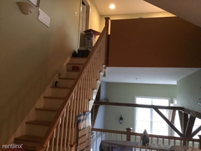 Building Photo - 3 br, 2.5 bath Condo - 110 Cherry St 6 Unit 6
