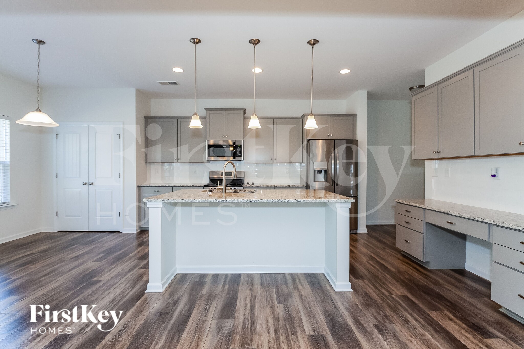 Building Photo - 5521 Begonia St