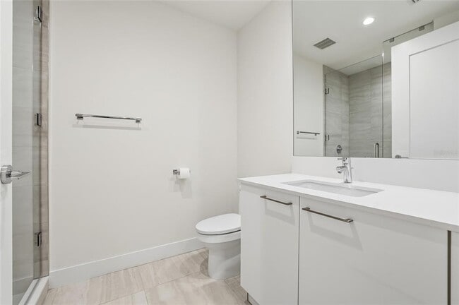 Building Photo - 301 1st St S