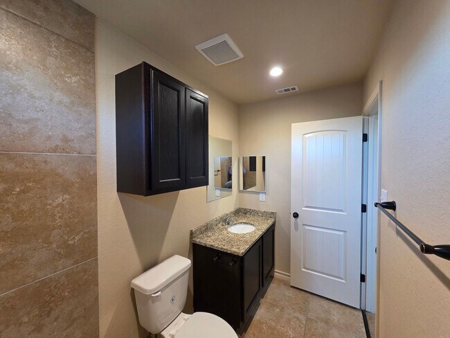 Building Photo - 6838 Lakeview Dr.