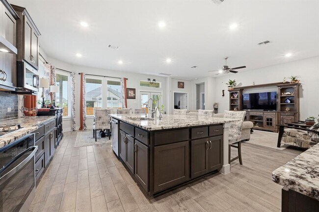 Building Photo - 169 Soft Elm Dr