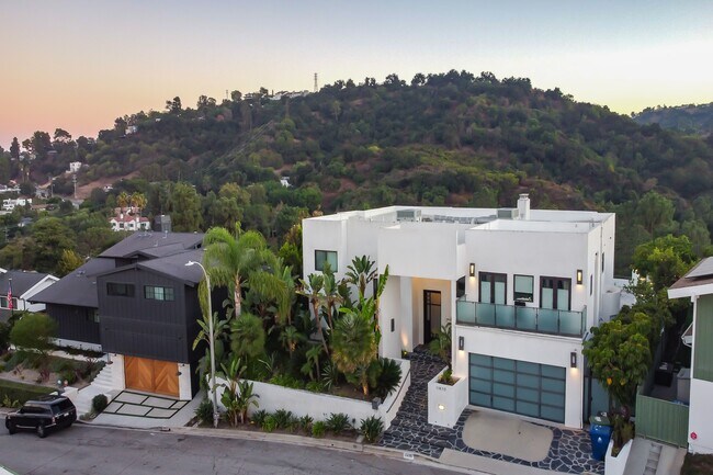 Building Photo - 11470 Dona Evita Dr