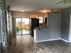 Building Photo - 125 NE 30th Ct