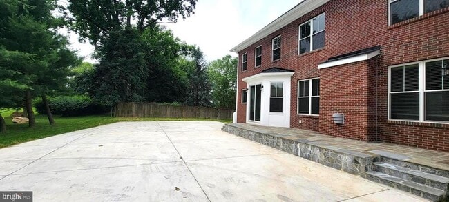Building Photo - 17031 Georgia Ave