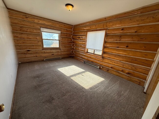 Building Photo - 545 Coulee Dr