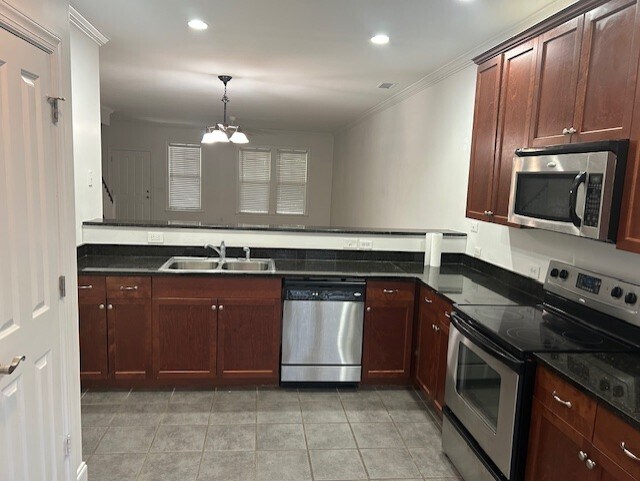 Building Photo - 5562 Colonial Chatsworth Cir