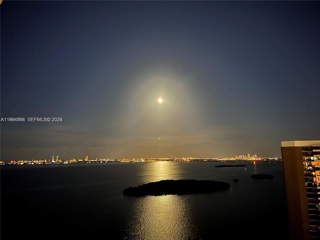 Building Photo - 780 NE 69th St