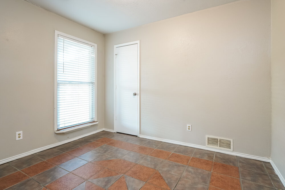 Building Photo - 6419 Twin Spruce Ct