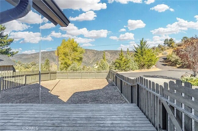 Building Photo - Charming 4BR Home with Mountain Views