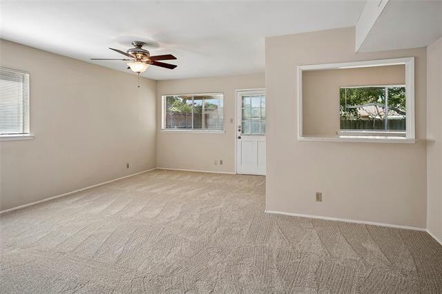 Building Photo - 907 Greenbriar Ln