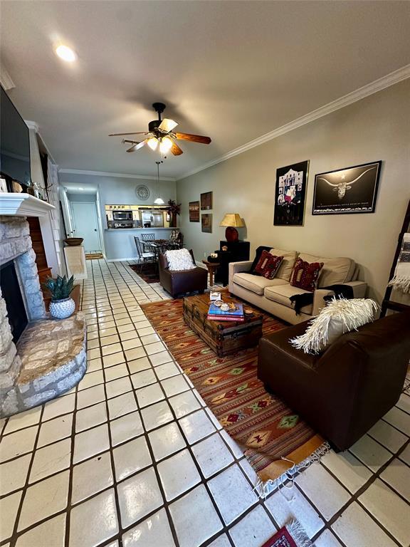 Building Photo - 641 W 31st 1/2 St