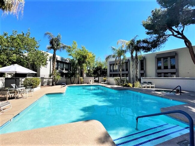 Primary Photo - 2 Bedroom / 2 Bath Condo in a guard gated ...