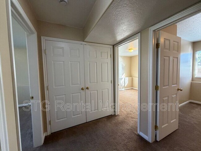 Building Photo - 180 E 100 N