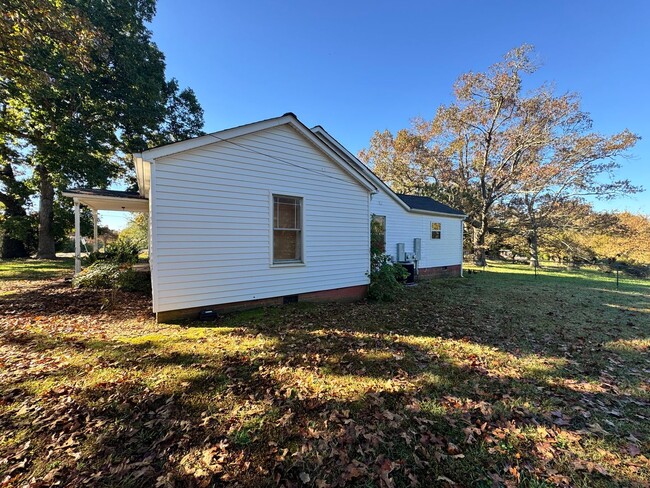 Building Photo - 2/1 Duplex in Shelby, NC