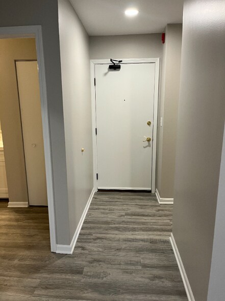 Building Photo - 4905 Belmont Rd