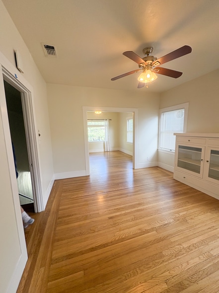 Dining/Living Room - 2522 Capitol Ave